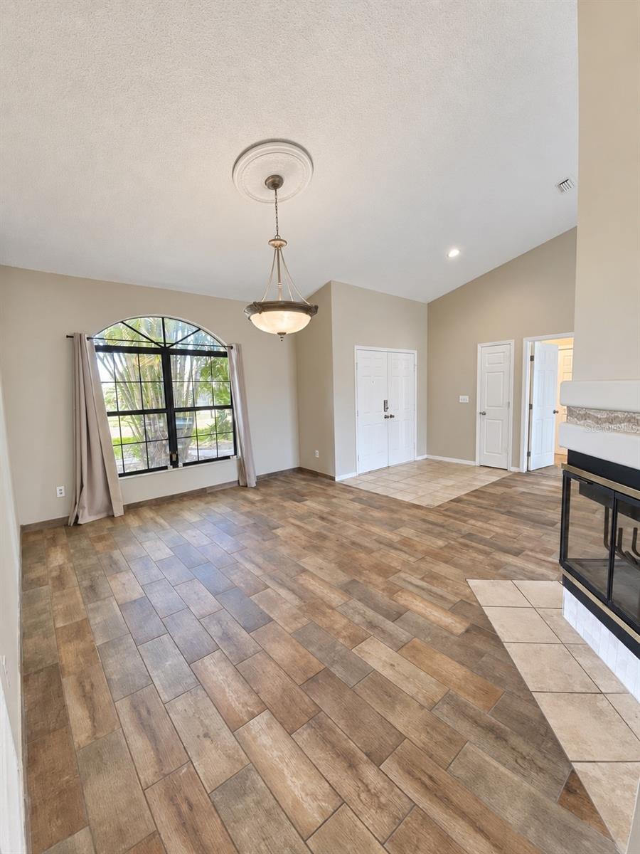 1912 ELK SPRING DR — photo 4