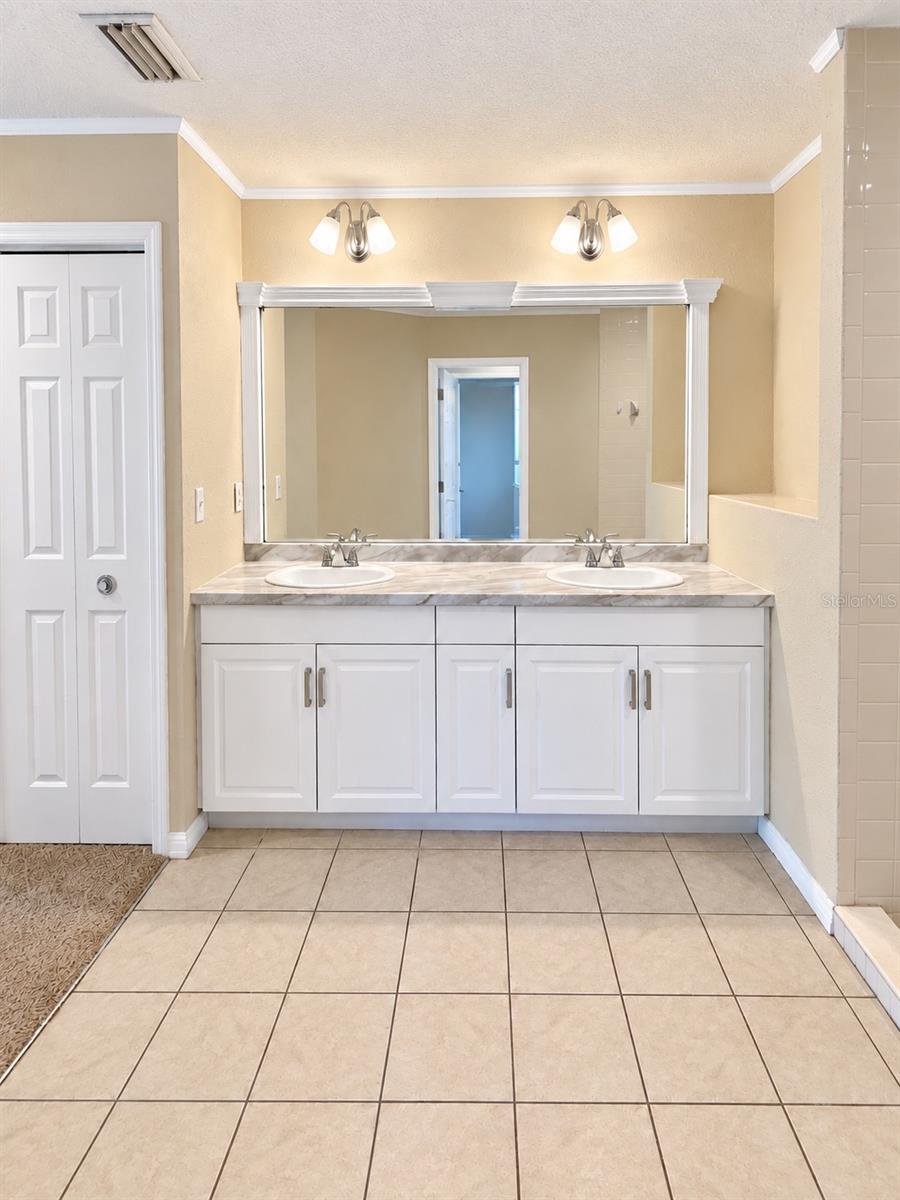 1912 ELK SPRING DR — photo 23