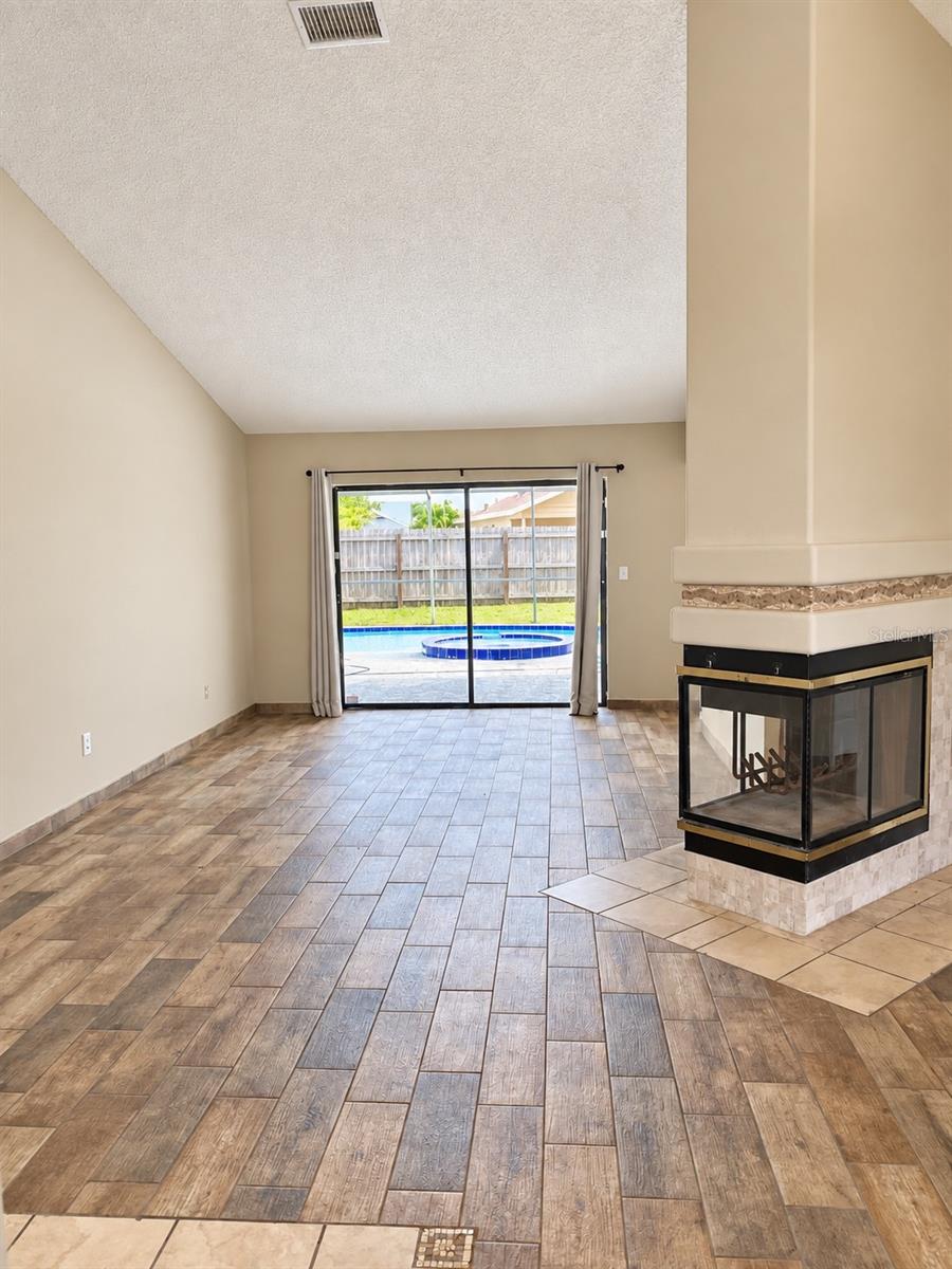 1912 ELK SPRING DR — photo 8