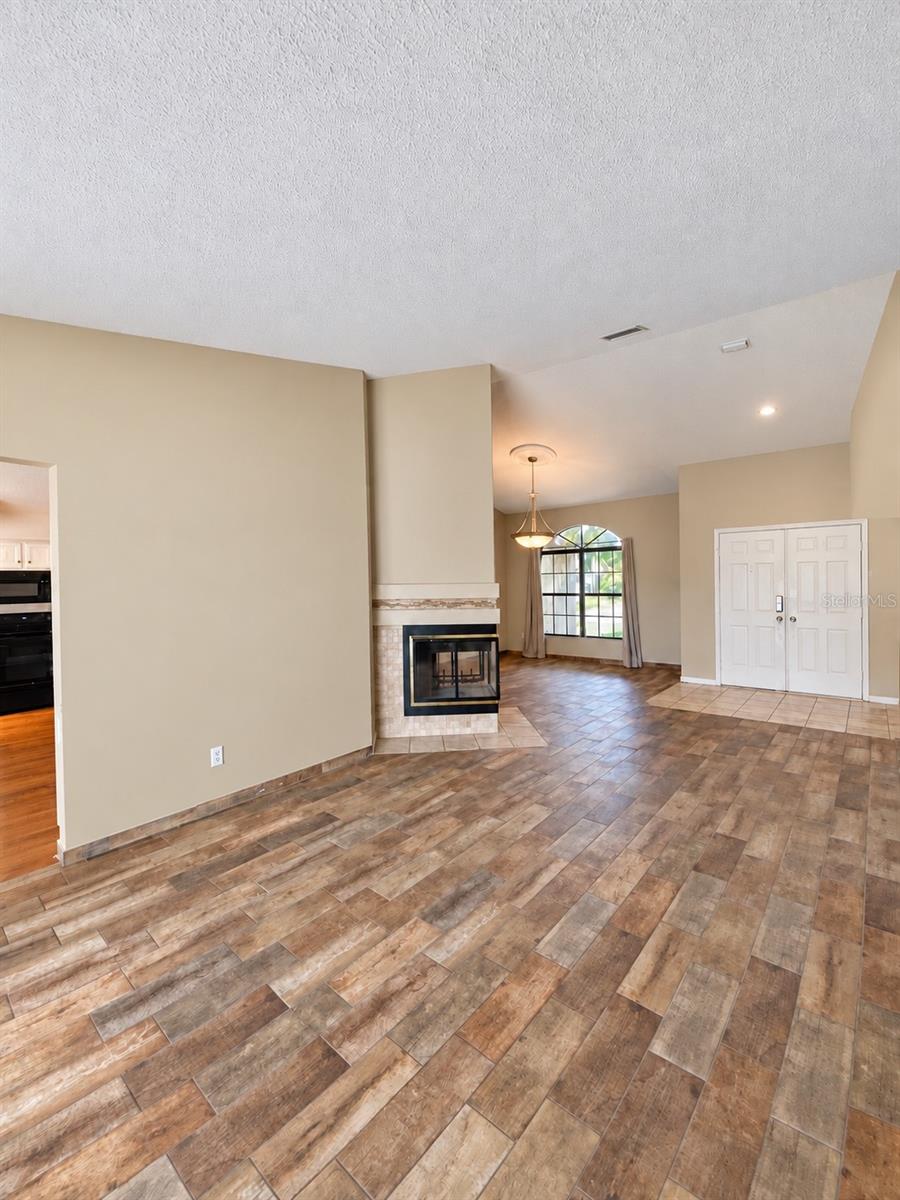 1912 ELK SPRING DR — photo 10