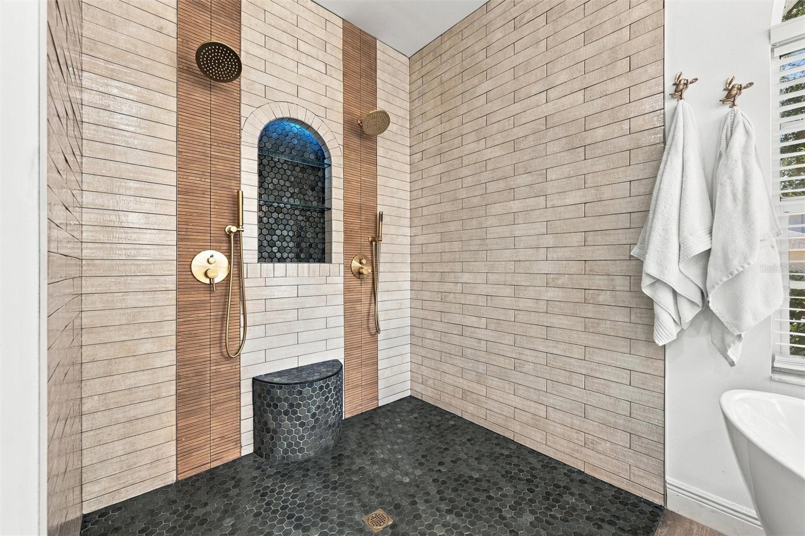 9316 KNIGHTSBRIDGE CT — photo 57