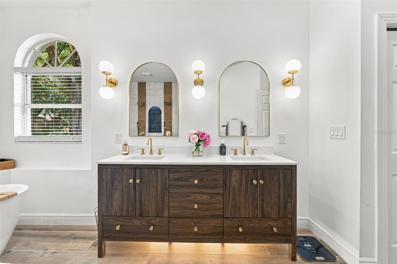 9316 KNIGHTSBRIDGE CT — photo 56