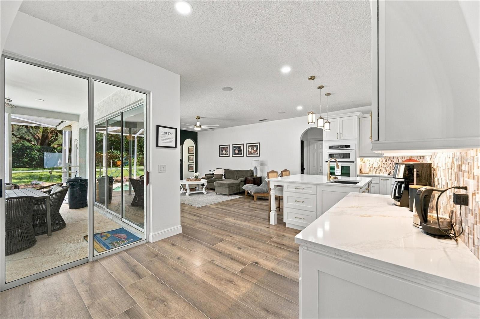 9316 KNIGHTSBRIDGE CT — photo 33