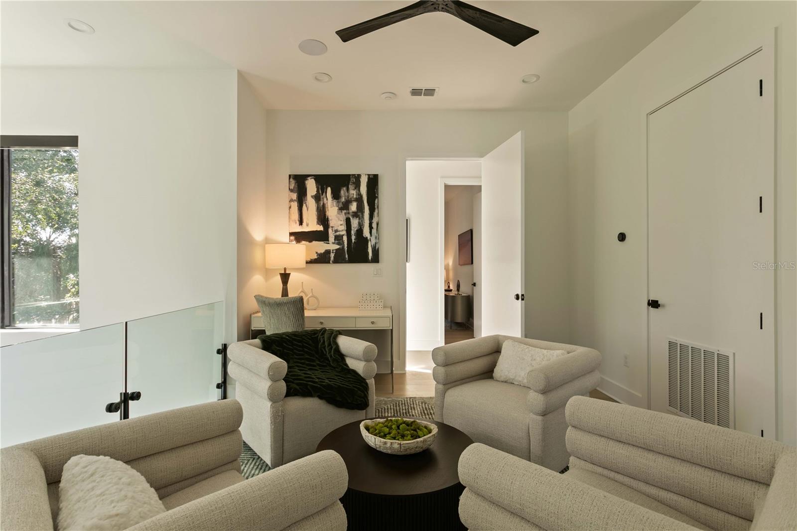 1322 W GRACE ST — photo 31