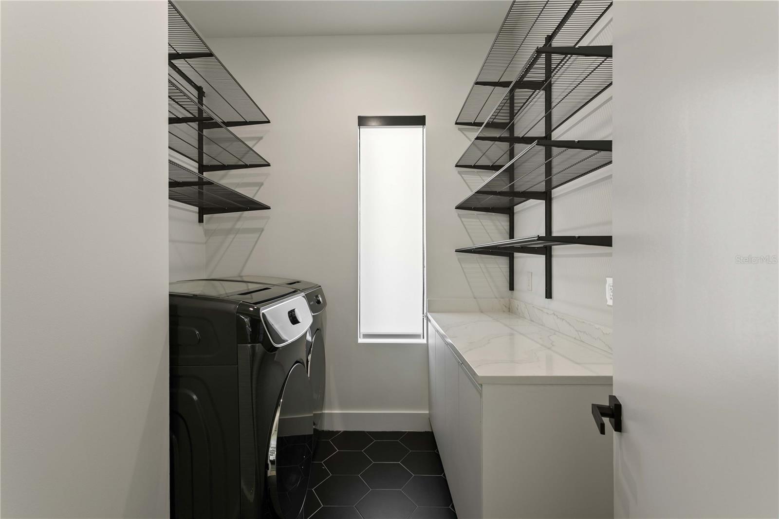 1322 W GRACE ST — photo 39