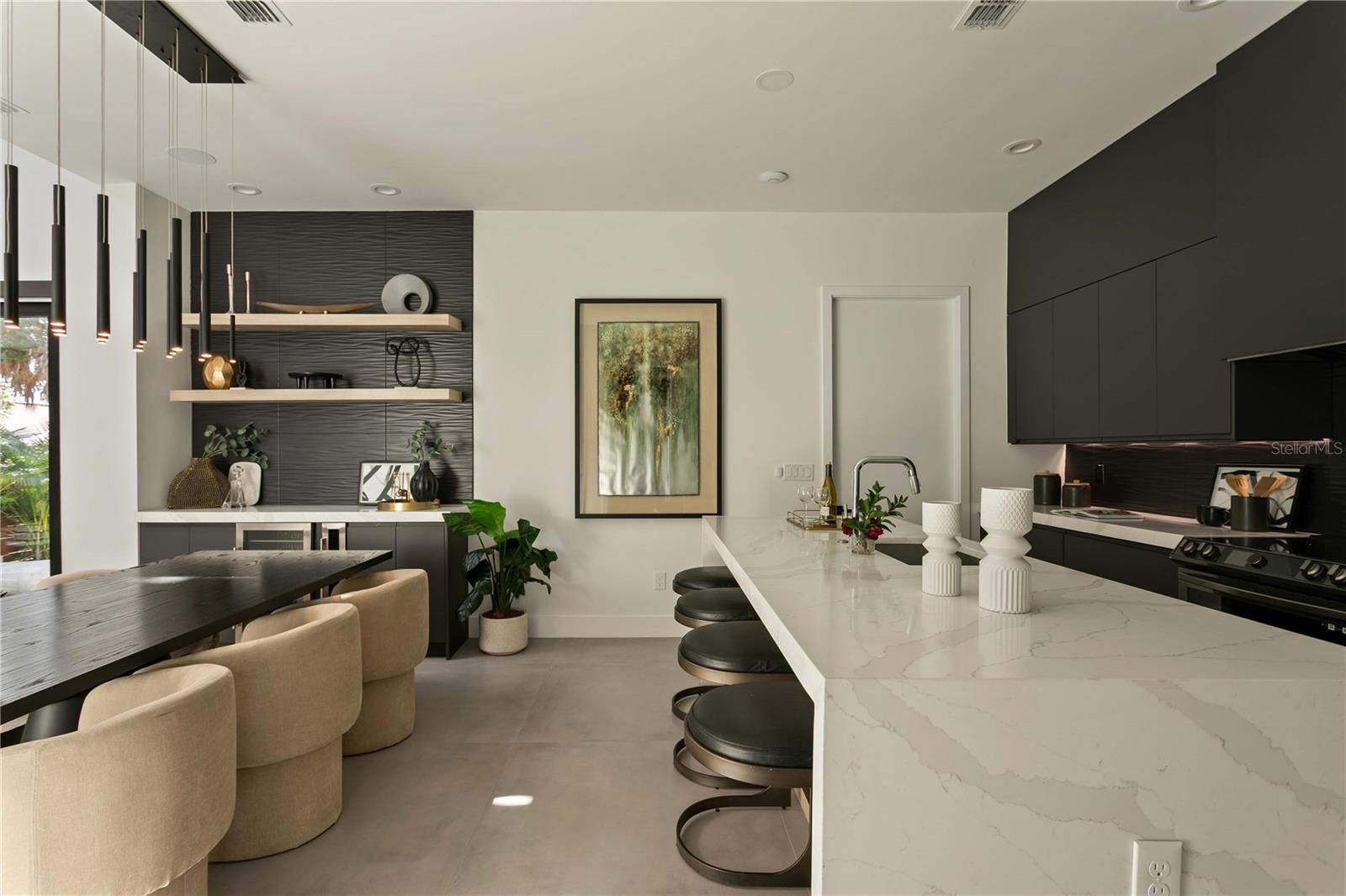 1322 W GRACE ST — photo 23