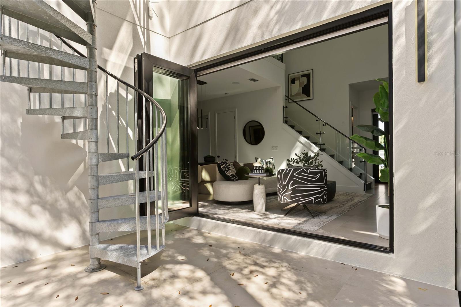 1322 W GRACE ST — photo 50