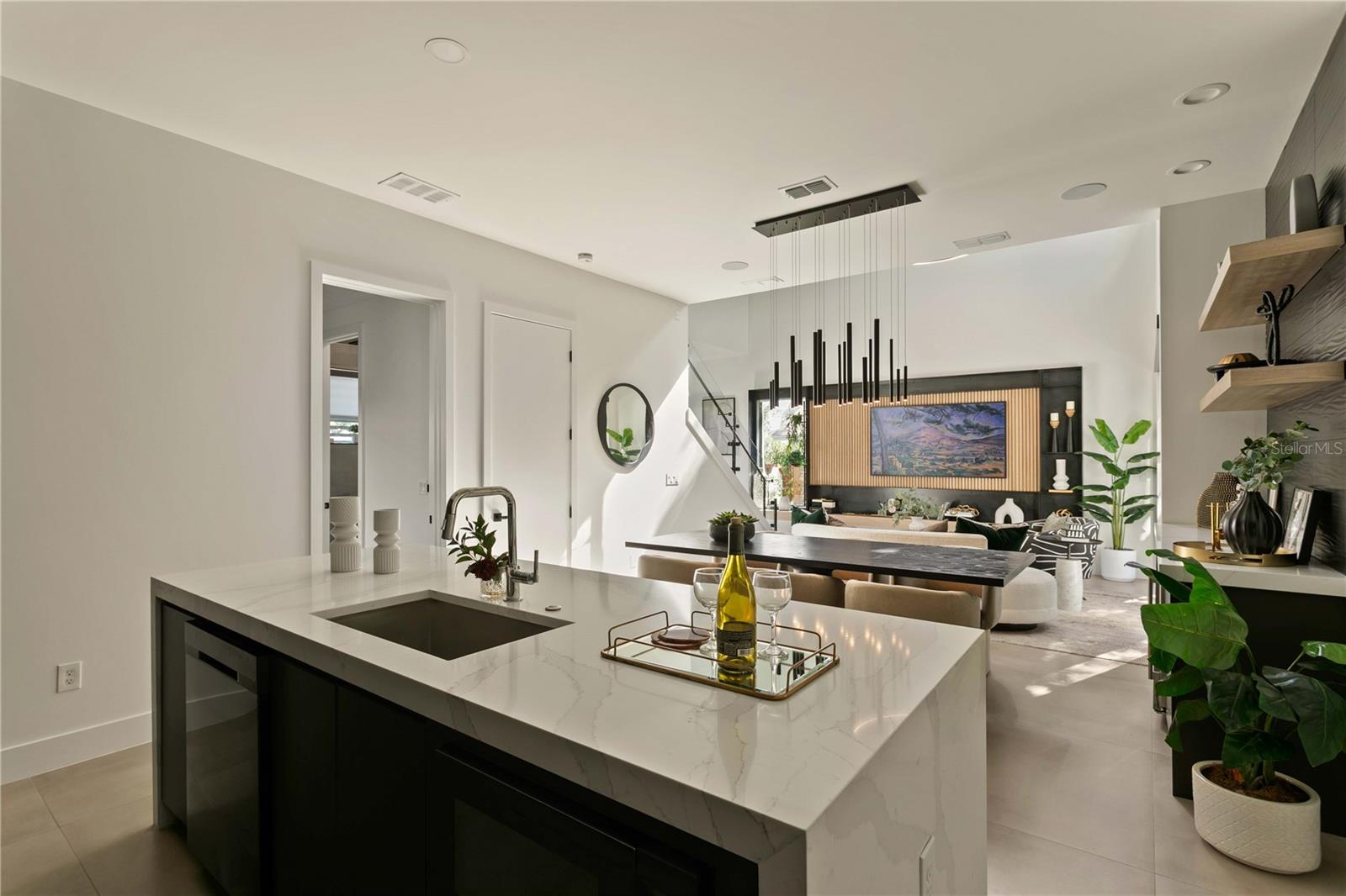 1322 W GRACE ST — photo 22