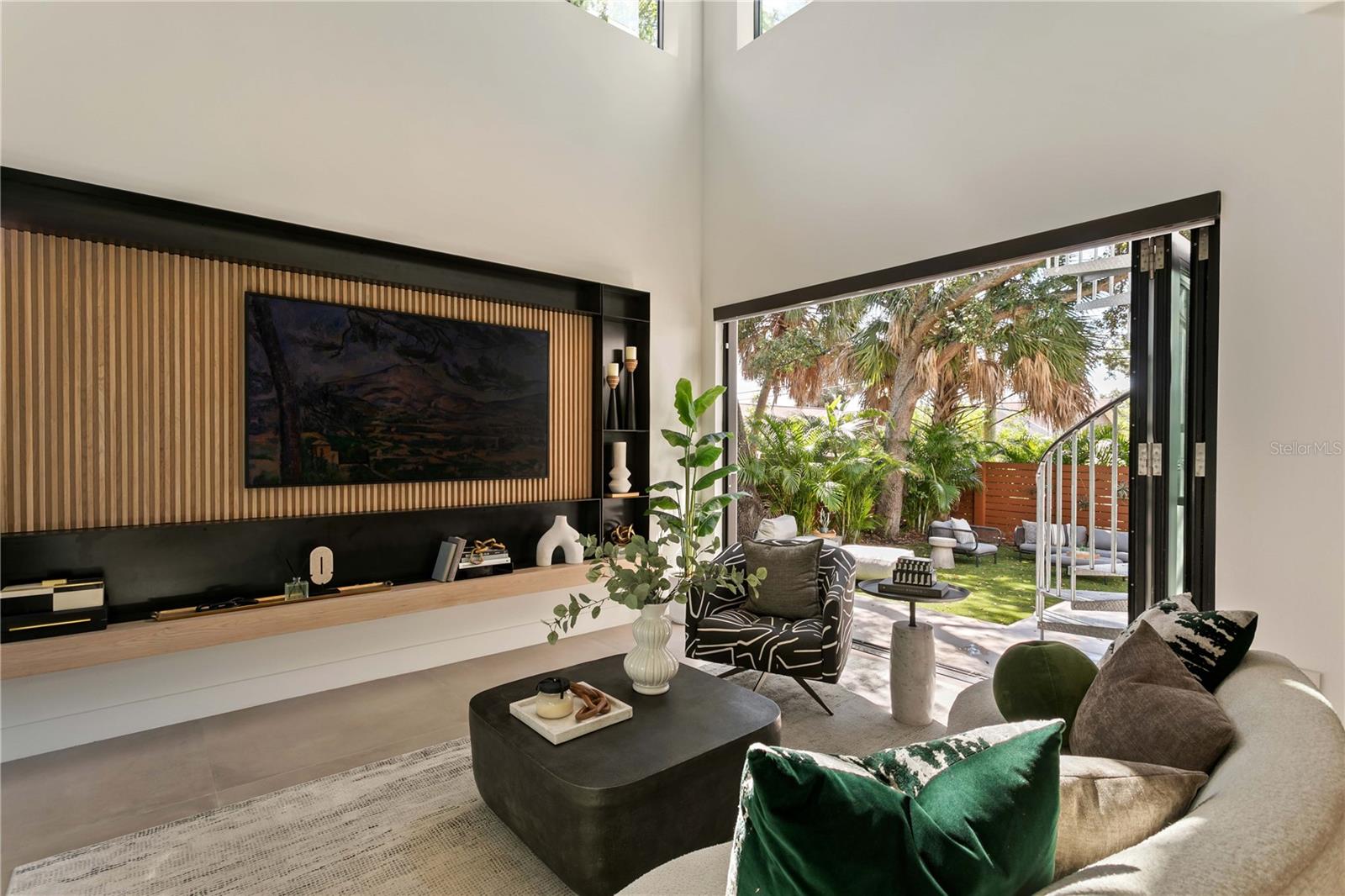 1322 W GRACE ST — photo 49