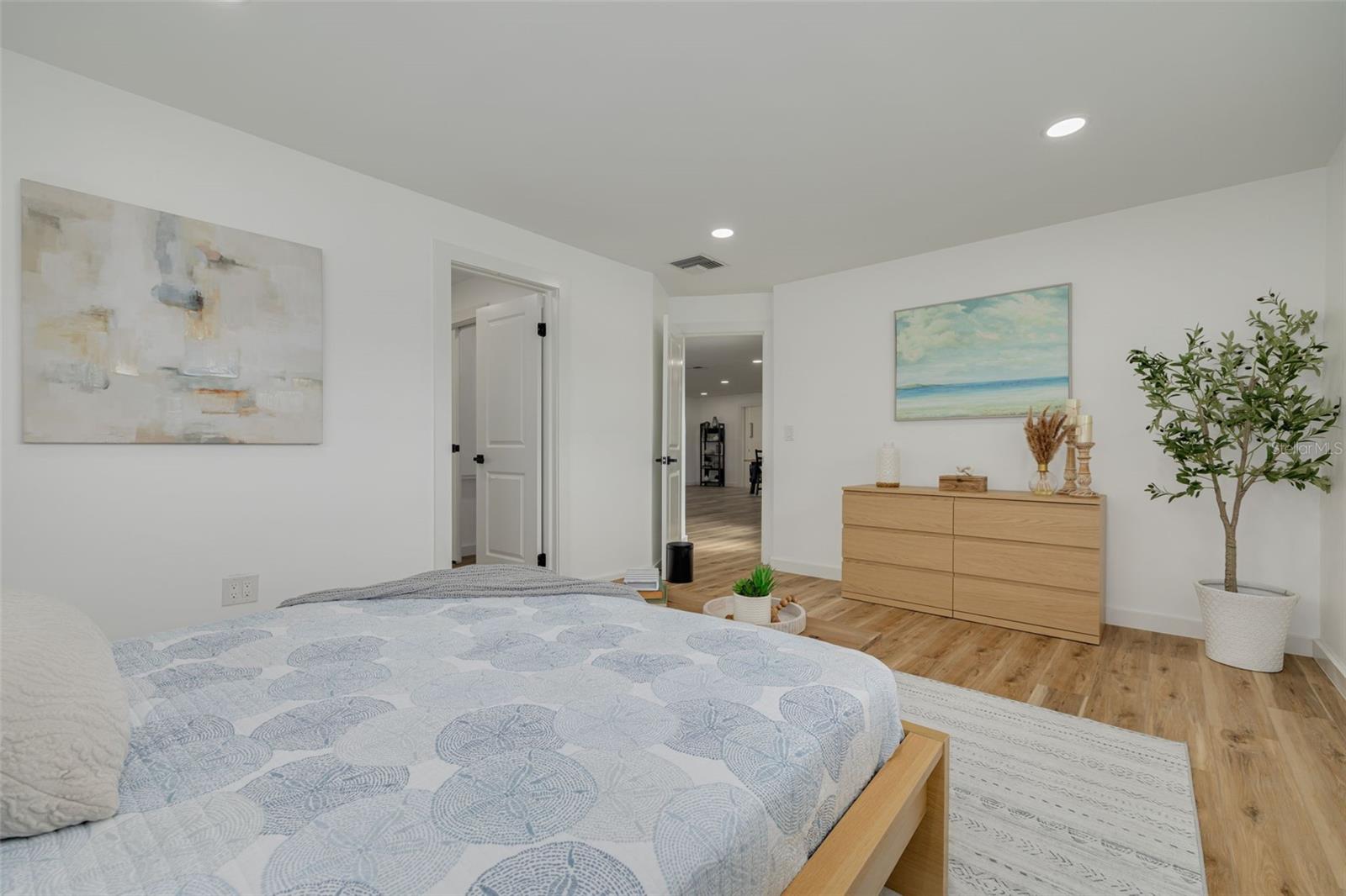 60 KIPLING PLZ — photo 18