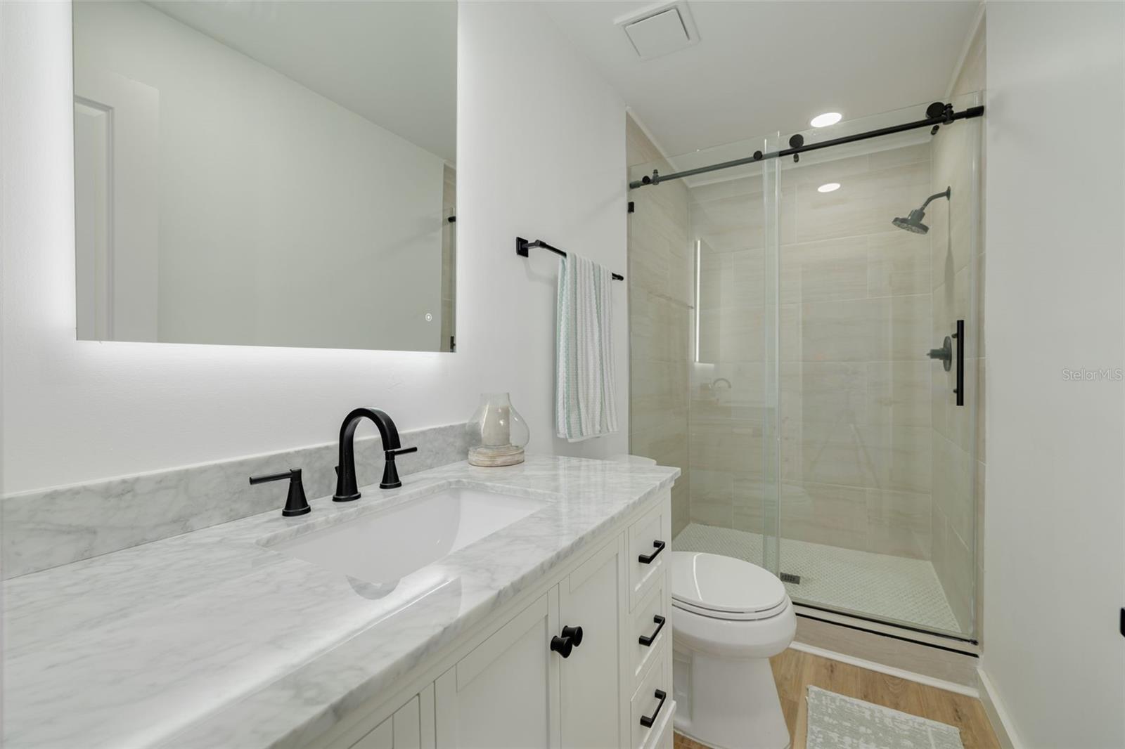 60 KIPLING PLZ — photo 23