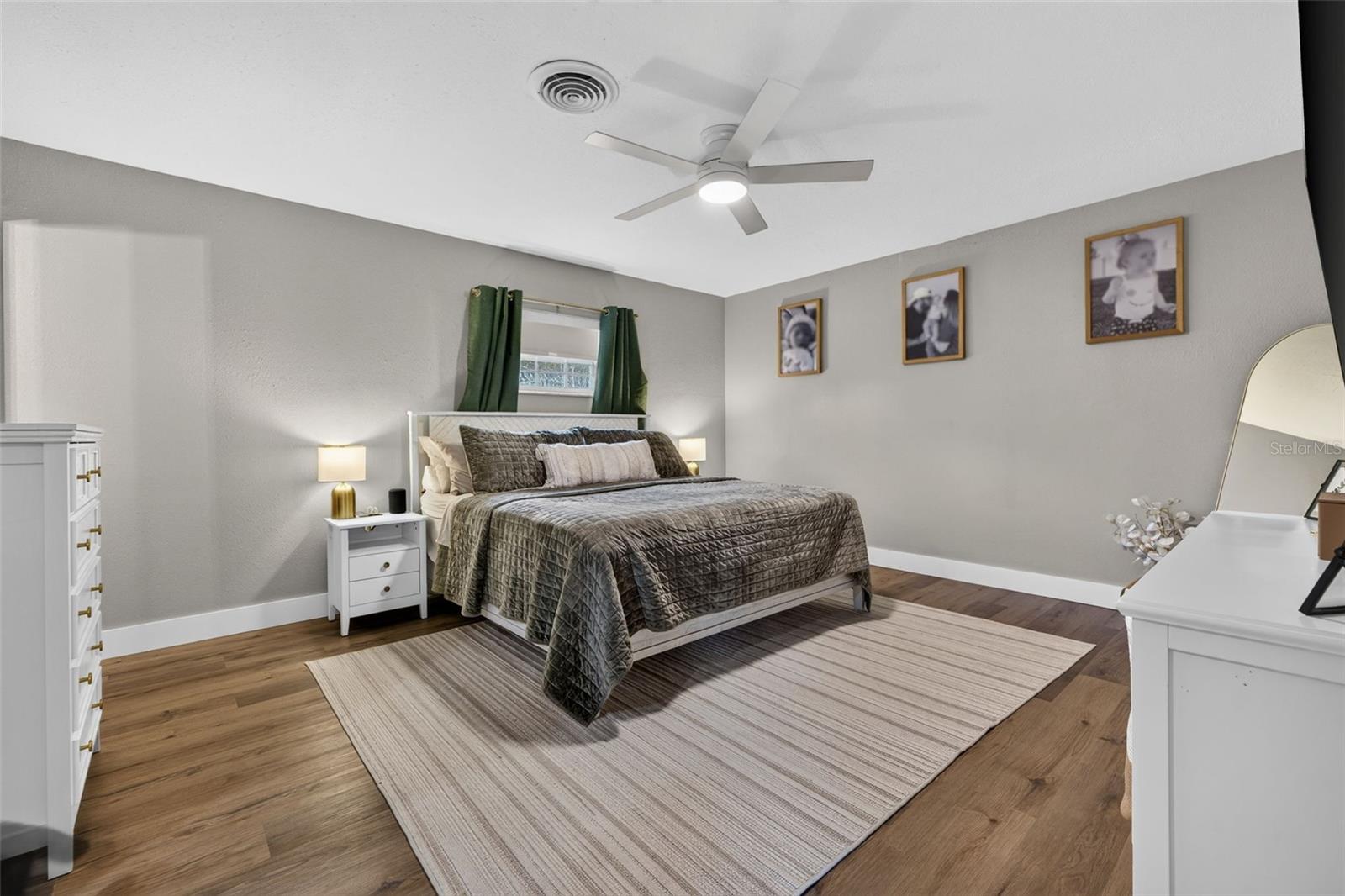 4018 HELENA ST NE — photo 22