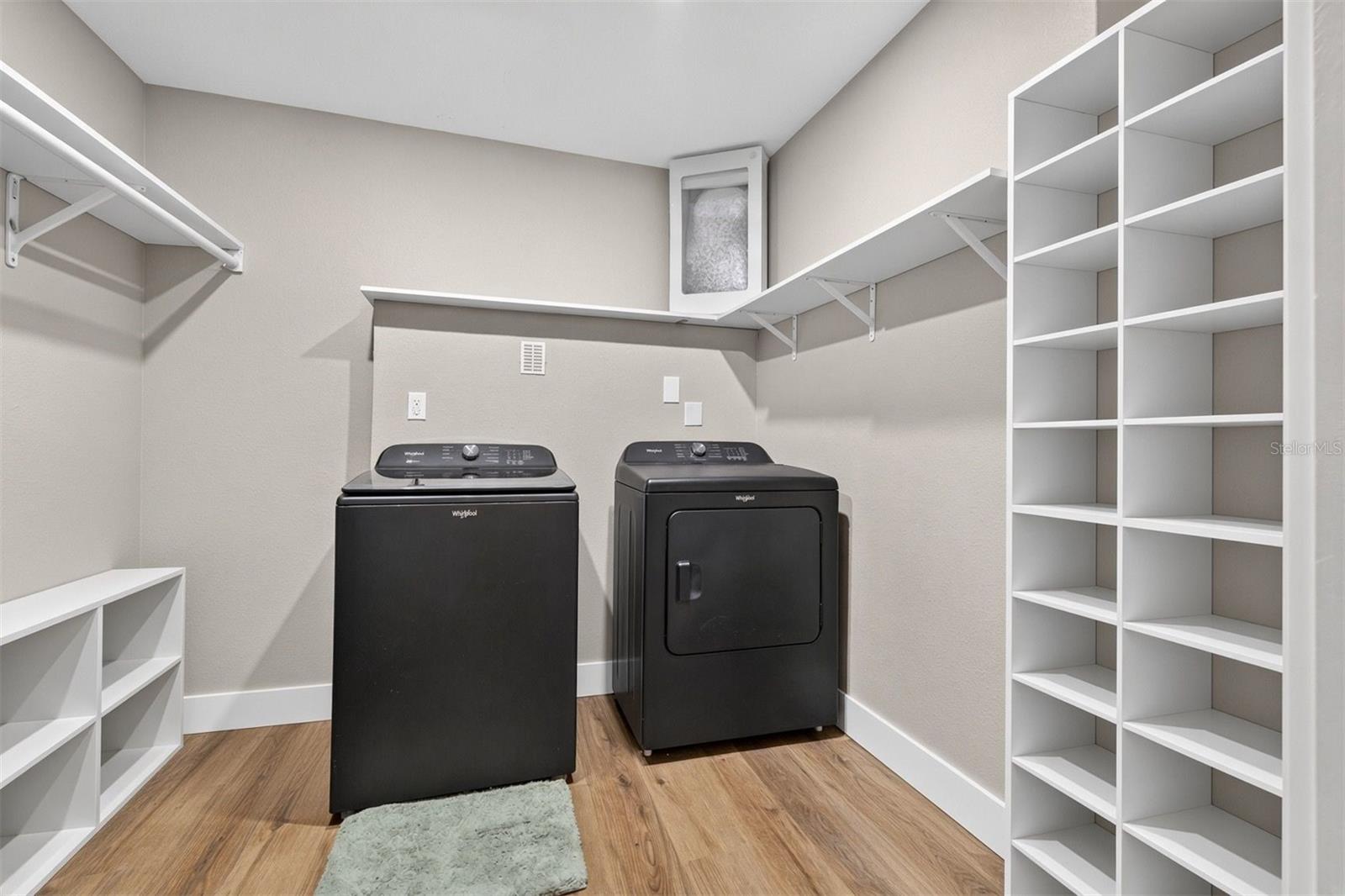 4018 HELENA ST NE — photo 24
