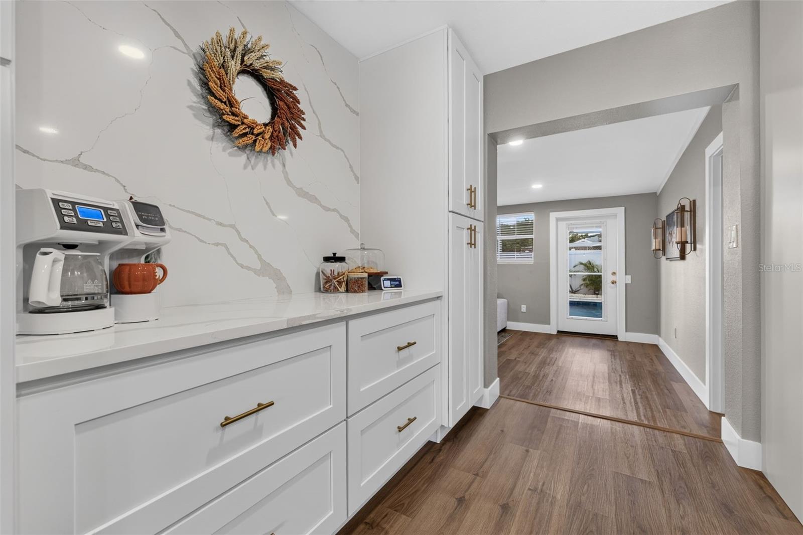 4018 HELENA ST NE — photo 13
