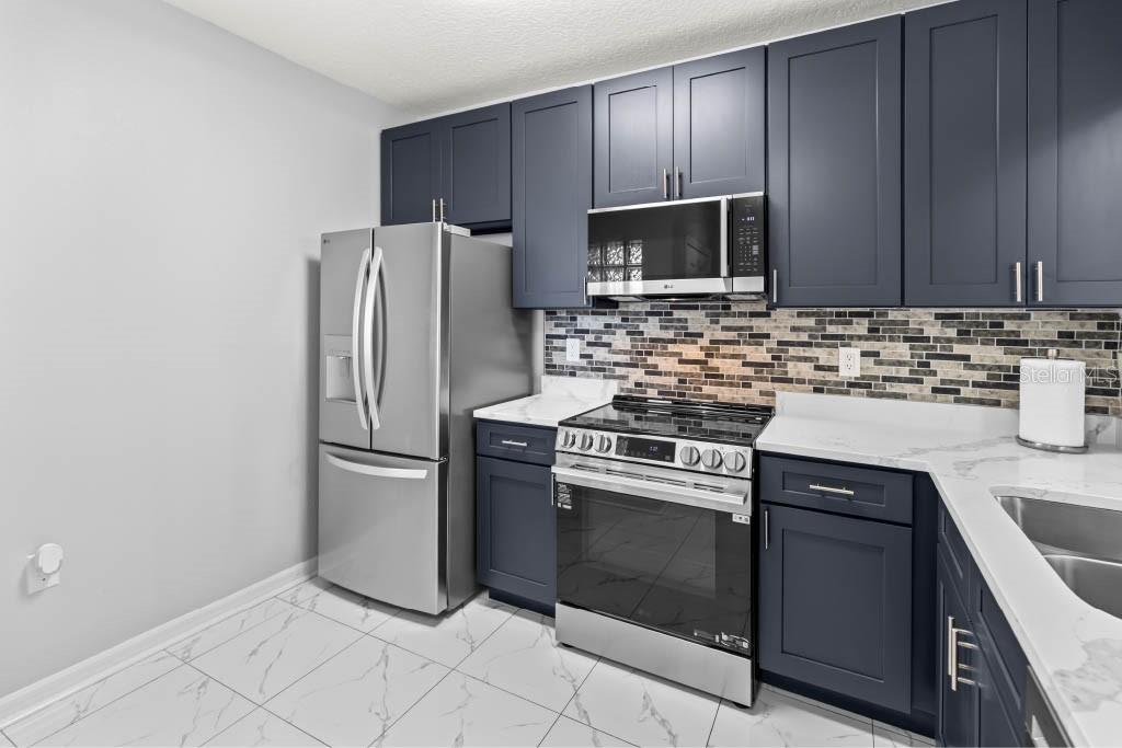 10633 STANDING STONE DR — photo 40