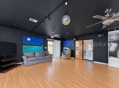 254 WERTZ DR — photo 22