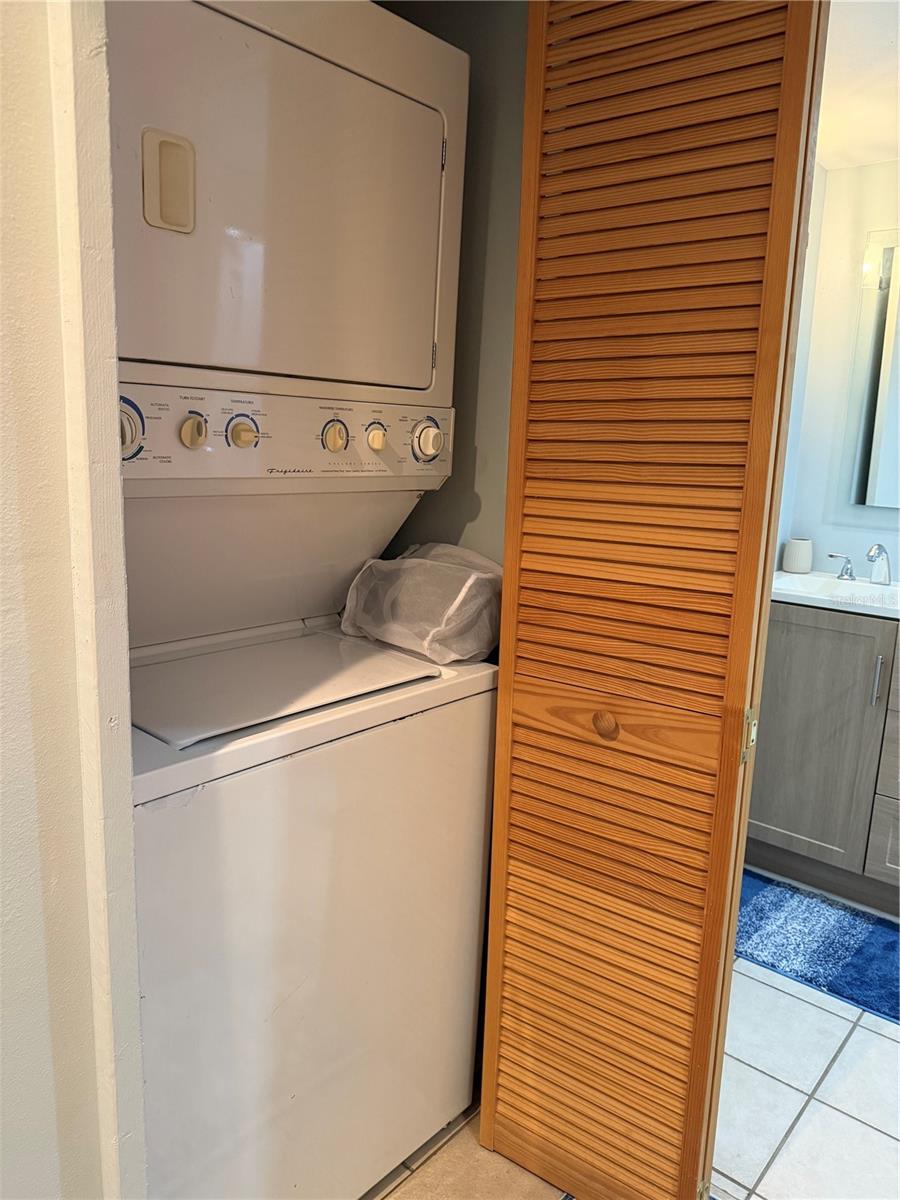 701 S MADISON AVE #405 — photo 16