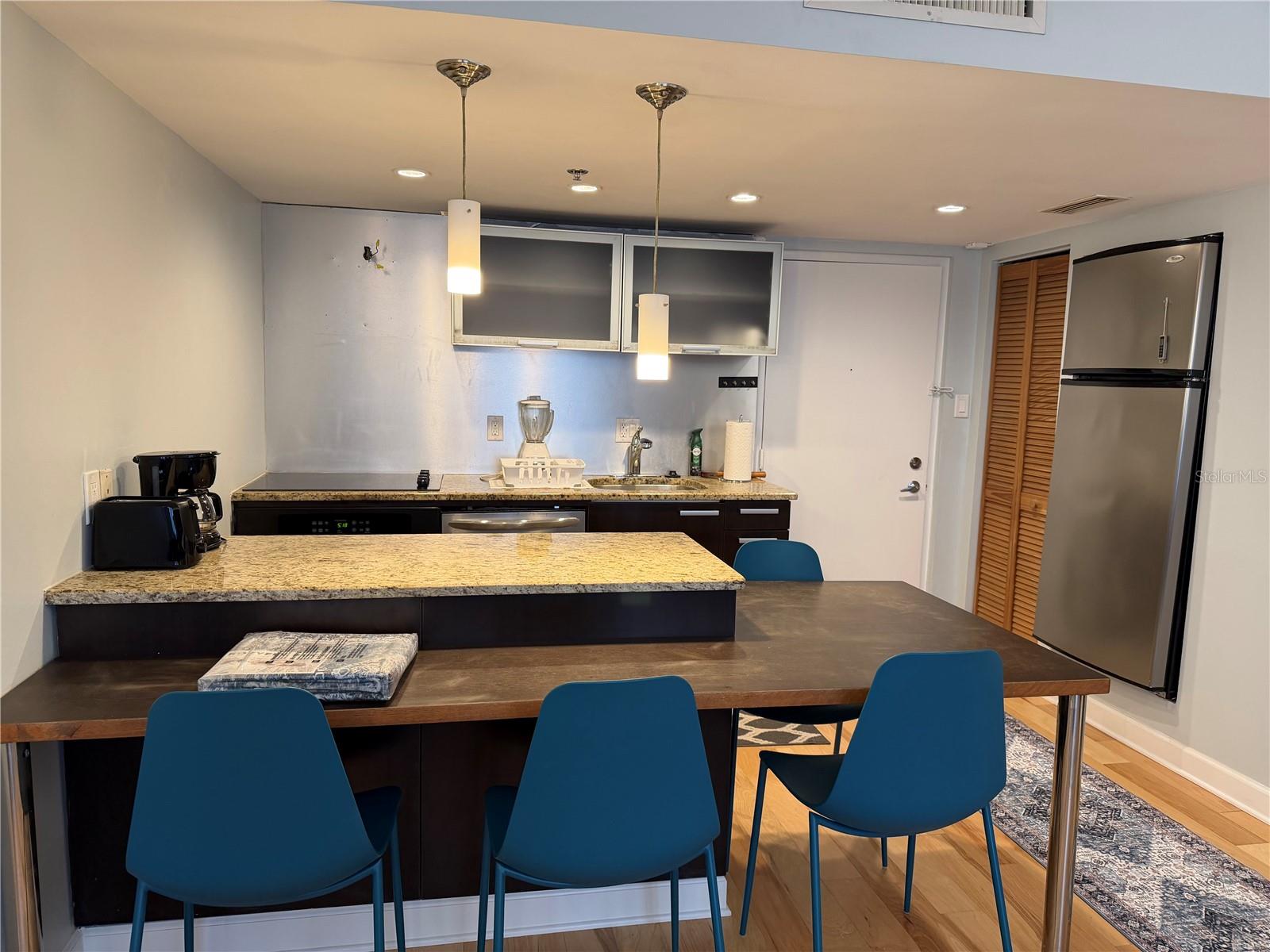 701 S MADISON AVE #405 — photo 6