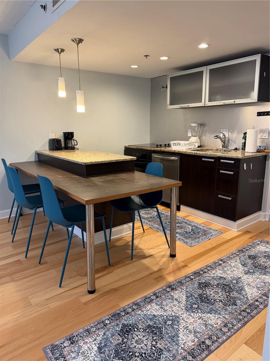 701 S MADISON AVE #405 — photo 3