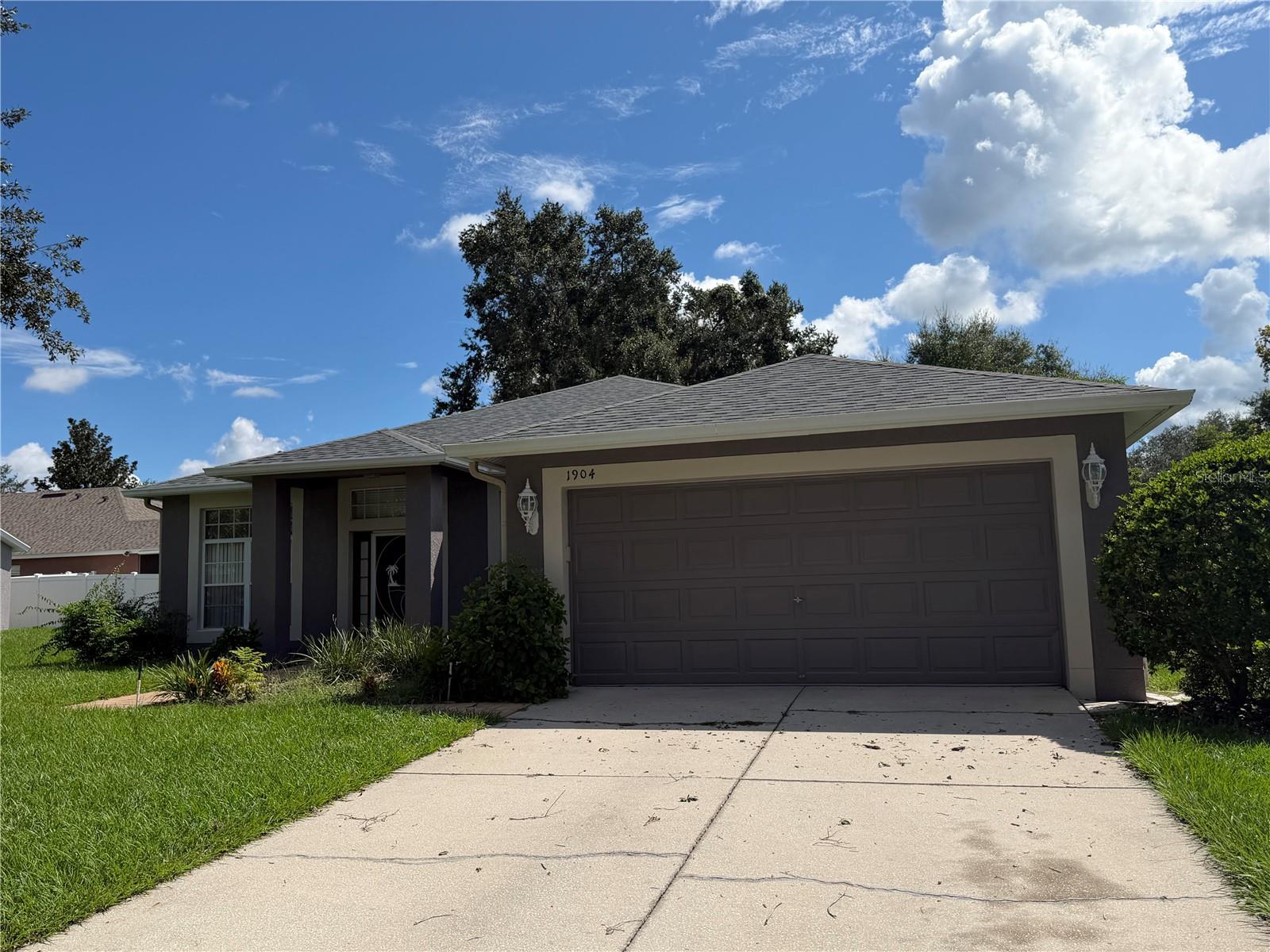 1904 SAMANTHA LN — photo 2
