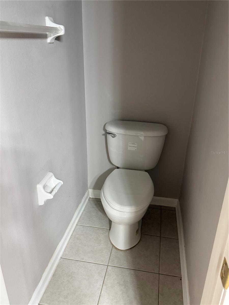 1904 SAMANTHA LN — photo 8