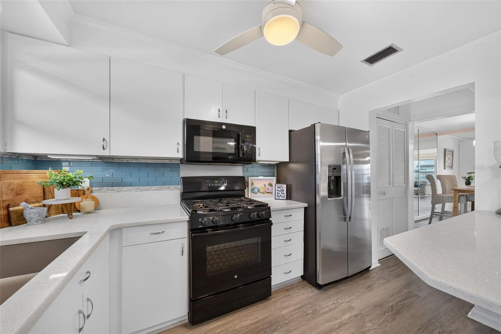 6025 SHORE BLVD S #304 — photo 10
