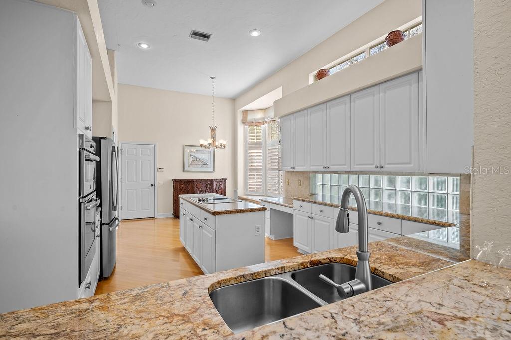 7117 VICTORIA CIR — photo 8