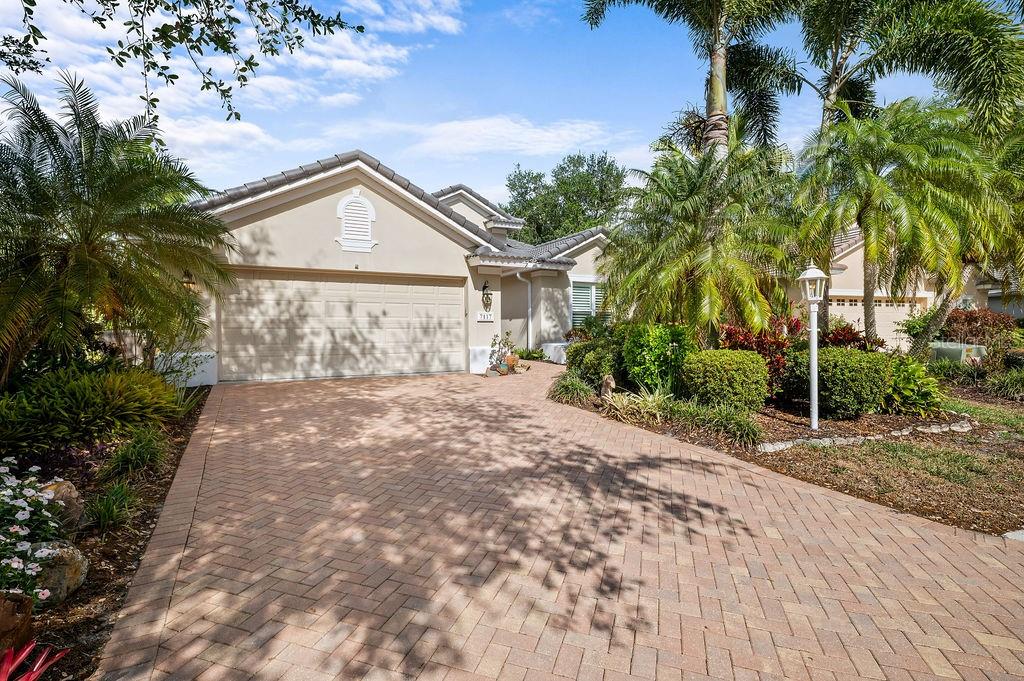 7117 VICTORIA CIR — photo 2
