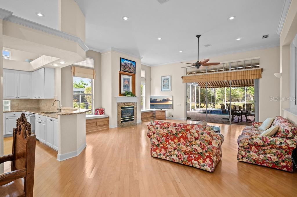7117 VICTORIA CIR — photo 4