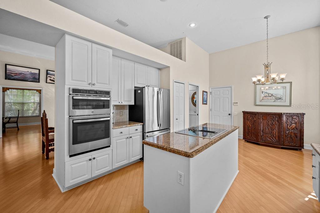 7117 VICTORIA CIR — photo 12