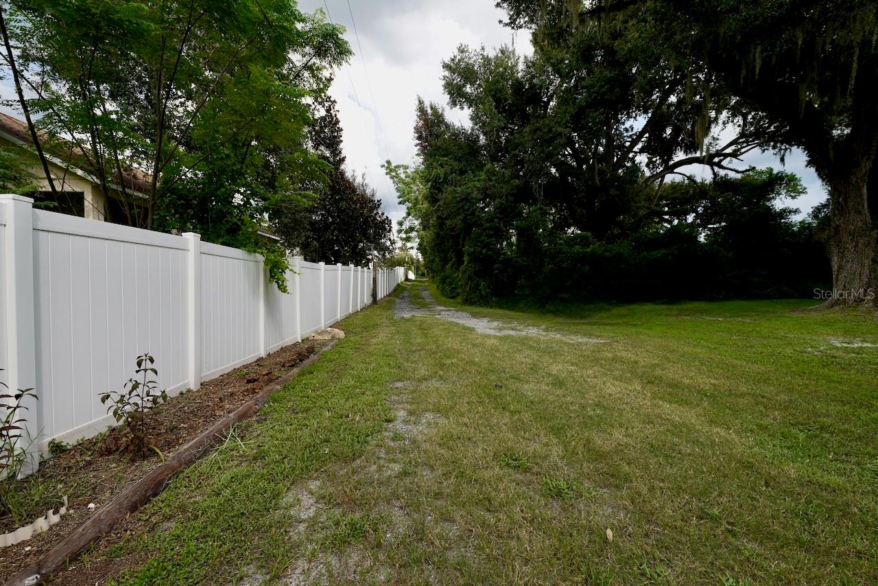 10210 DAVIS RD — photo 24