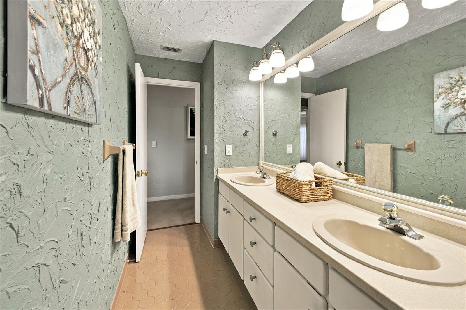 5008 BAY STATE RD — photo 36