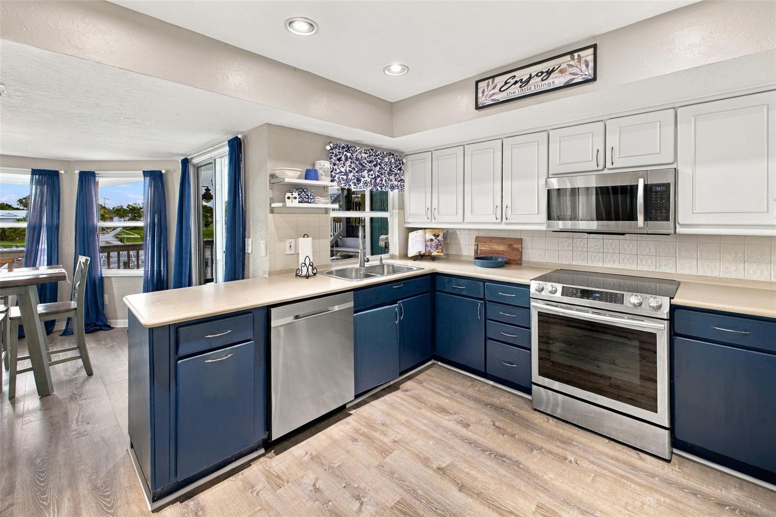 5008 BAY STATE RD — photo 14