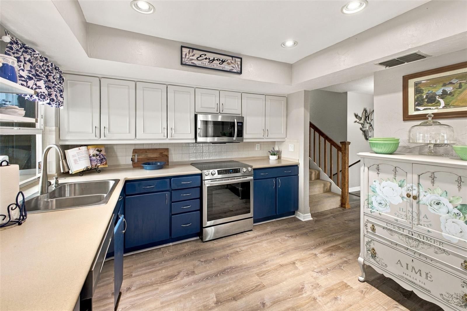 5008 BAY STATE RD — photo 13