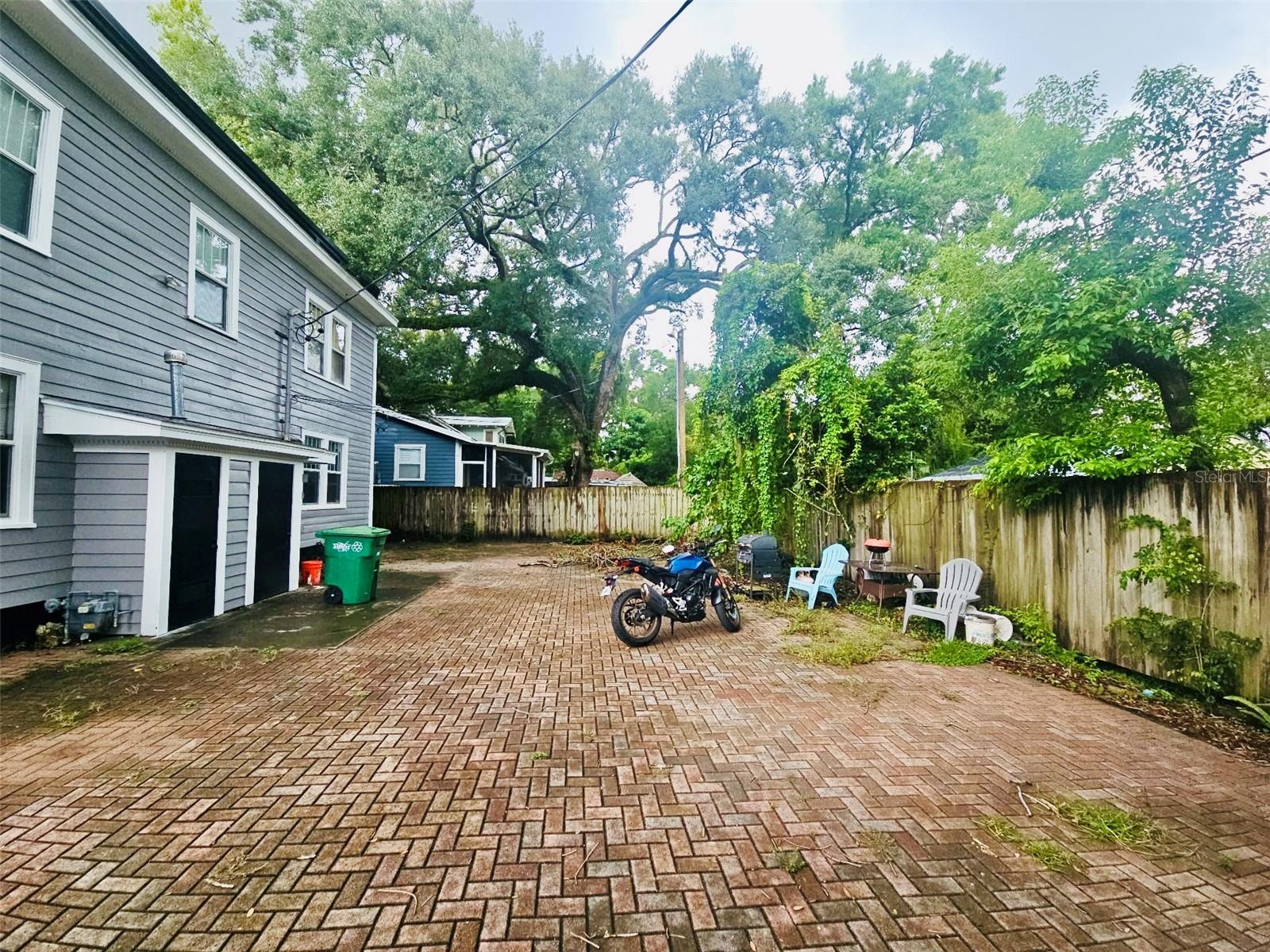 14 HAMILTON HEATH DR #B — photo 20