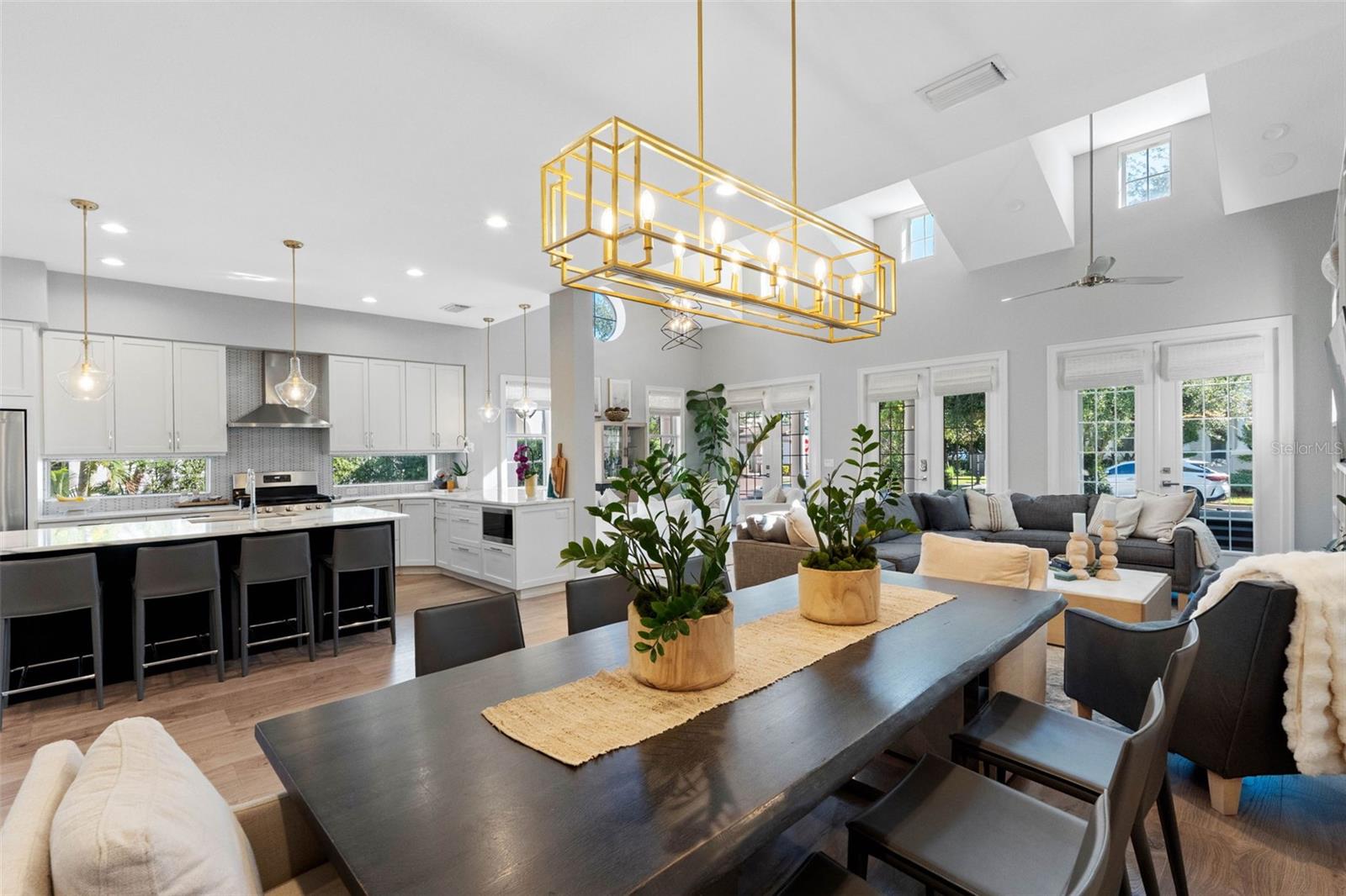6054 YEATS MANOR DR — photo 9