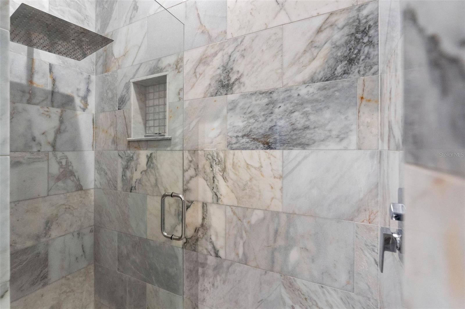 6054 YEATS MANOR DR — photo 30