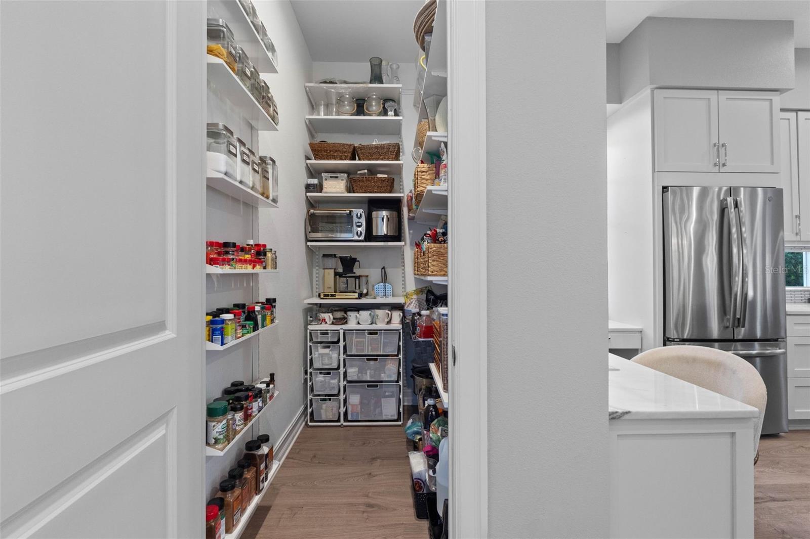 6054 YEATS MANOR DR — photo 12