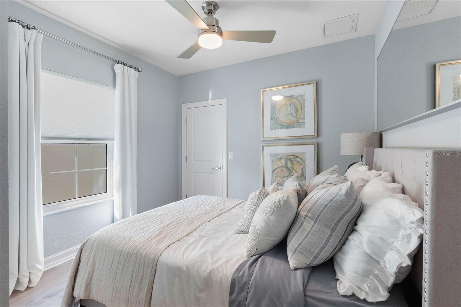 6054 YEATS MANOR DR — photo 42
