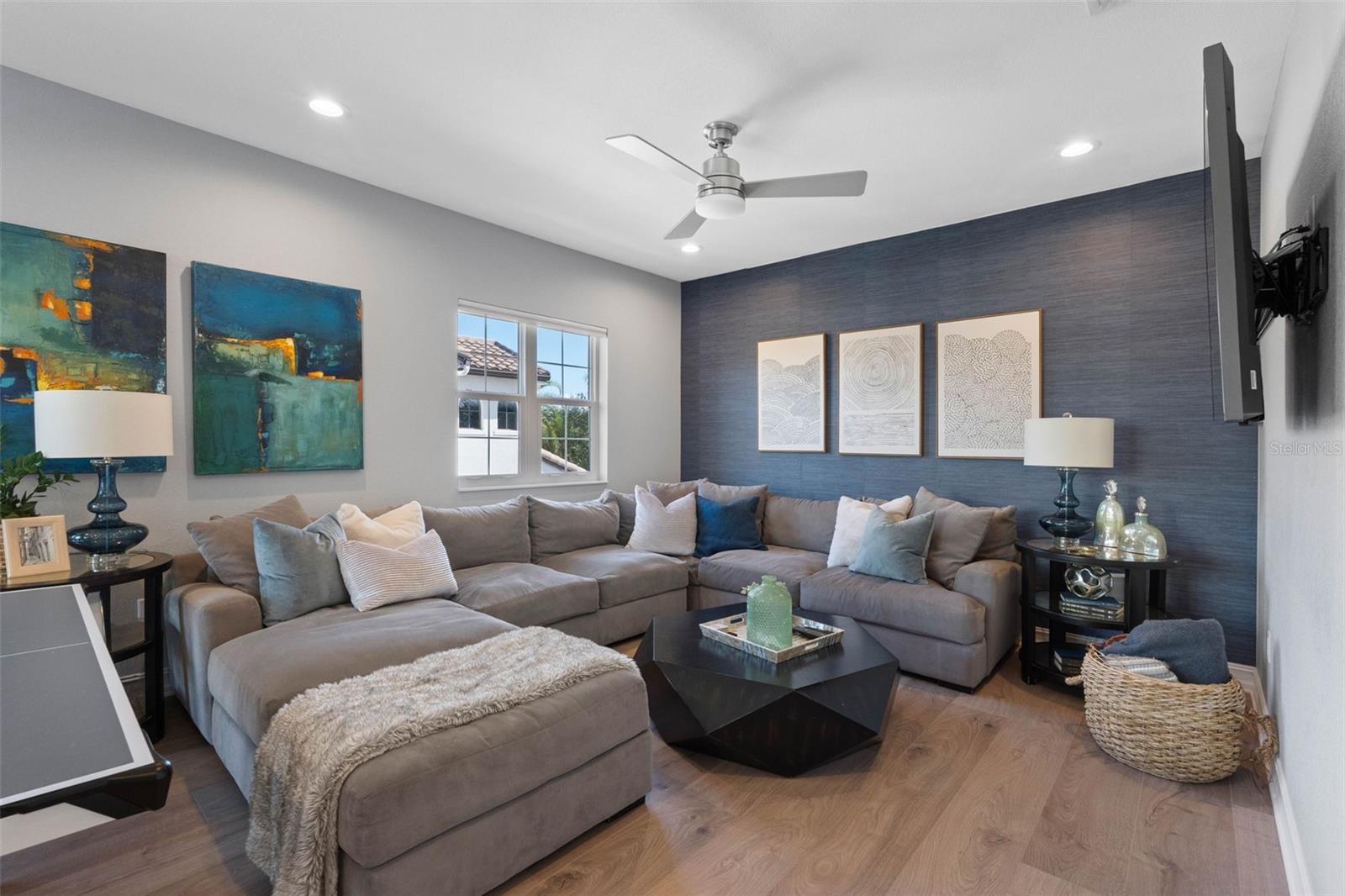 6054 YEATS MANOR DR — photo 32