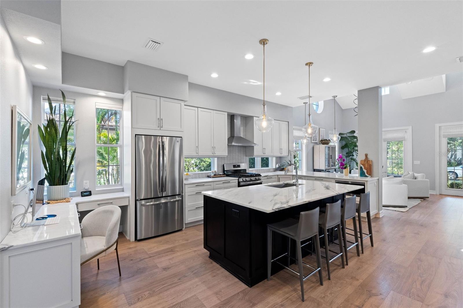 6054 YEATS MANOR DR — photo 10