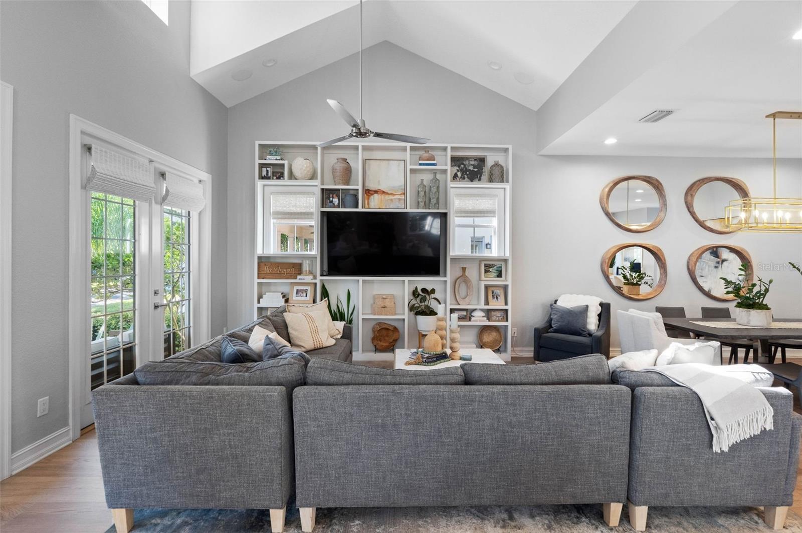 6054 YEATS MANOR DR — photo 5