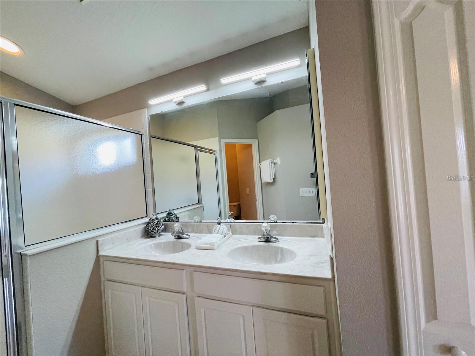 1822 RAVEN GLEN DR — photo 21