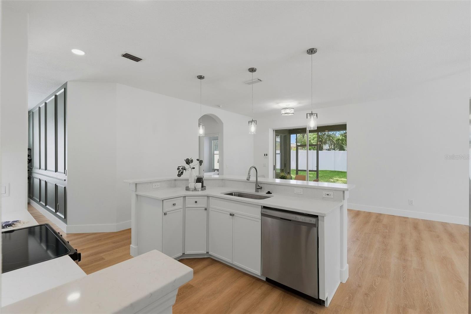 2927 MINUTEMAN LN — photo 31