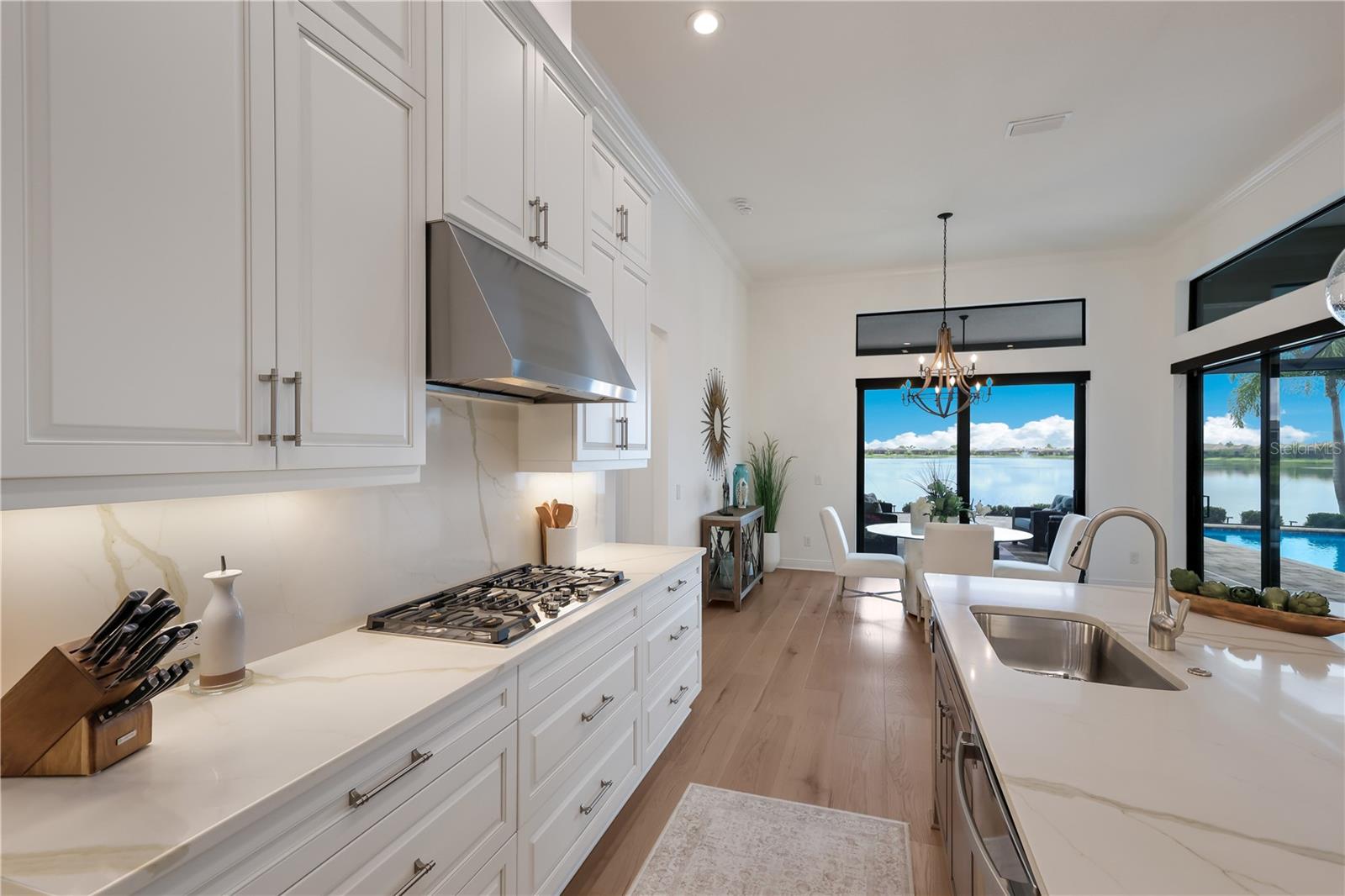 309 BOCELLI DR — photo 15