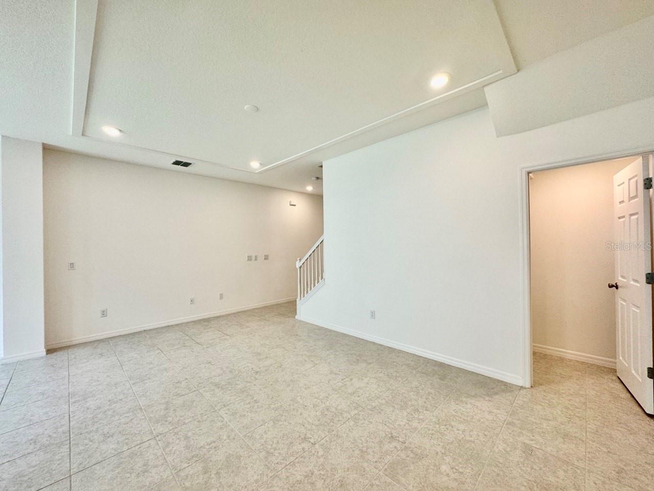 34209 ROGALLO LN — photo 4