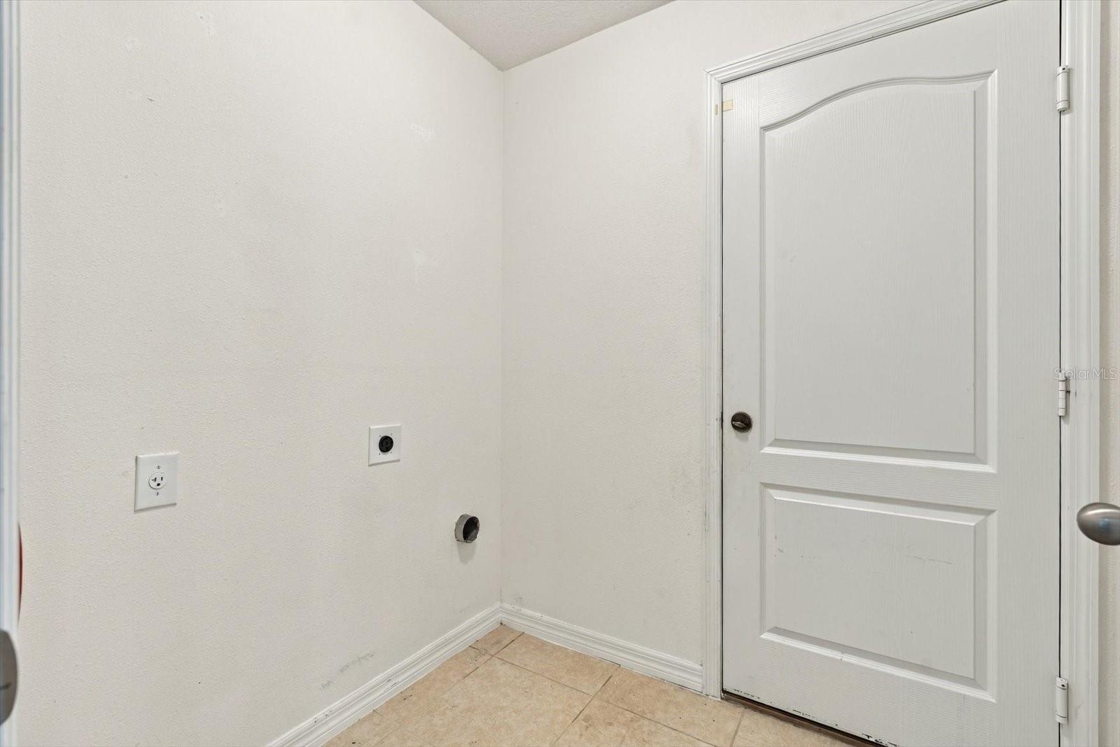 810 CHATHAM WALK DR — photo 26