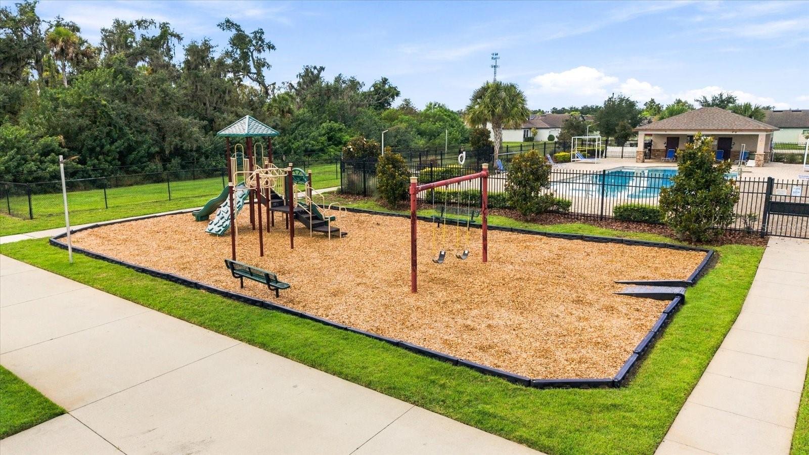 810 CHATHAM WALK DR — photo 40