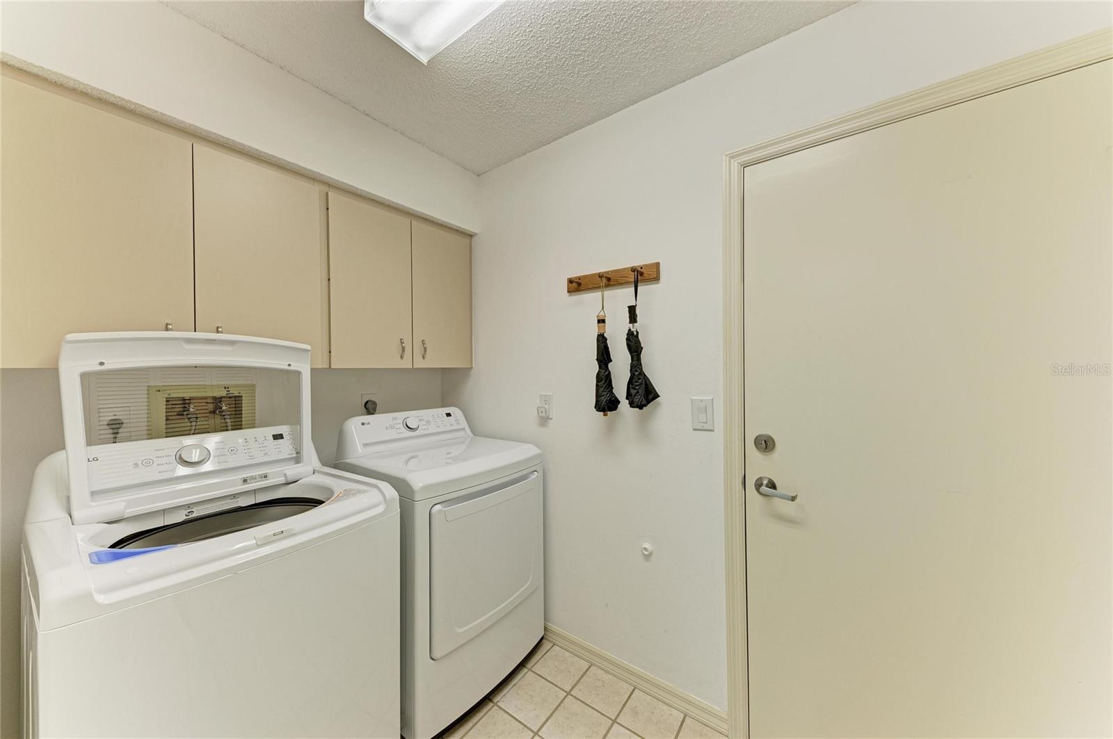 3952 WILSHIRE CIR E #166 — photo 35
