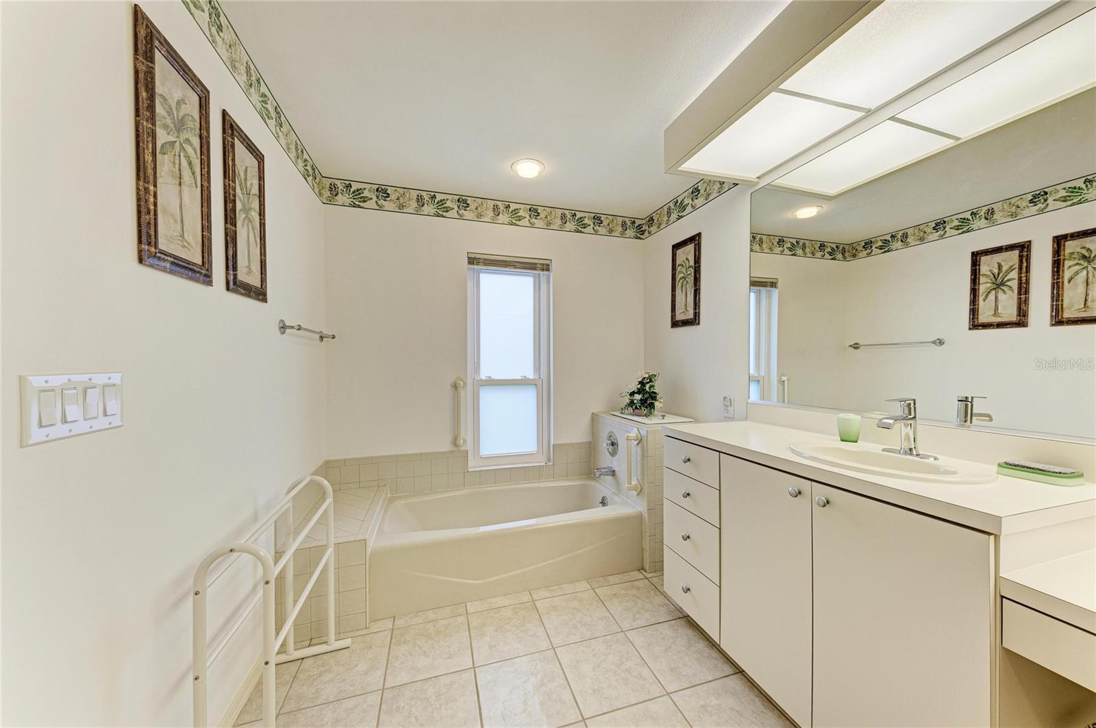 3952 WILSHIRE CIR E #166 — photo 28